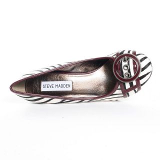 Trea Wedge   Zebra, Steve Madden, $92.99,