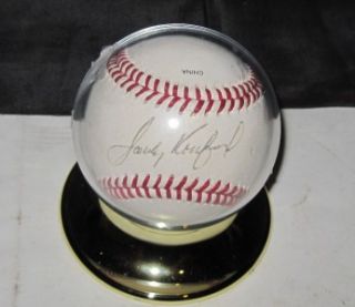 MLB Player Sandy Koufax Original Autograph Baseball in Case