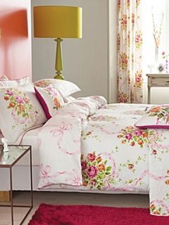 Vintage bouquet bed linen   