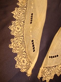 Antique Linen Handmade Irish Crochet Lace Collar Cuffs
