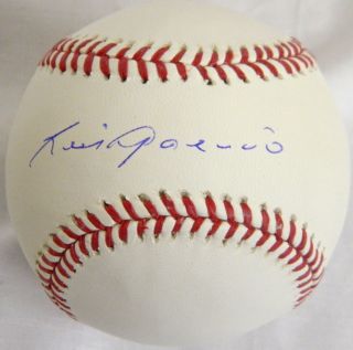 Luis Aparicio signed Rawlings official MLB baseball. Item comes with
