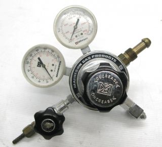 Matheson 3104 320 Gas Pressure Regulator 3000 PSI Dual Gauge Set