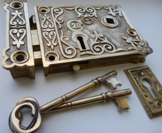 Lavishly Ornate Brass Rim Lock with Brass Door Knob Set