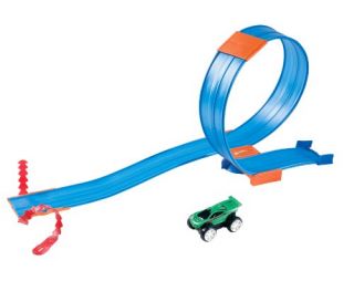 Features of Hot Wheels Rev Ups Track Pack