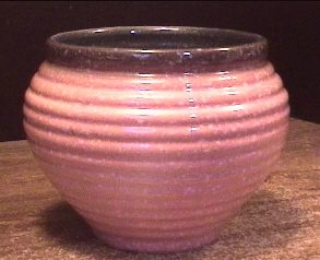 Hull Pottery 75 Planter Pink w White Specks Outside