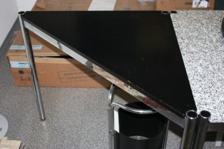 USM HALLER Tisch Dreieck schwarz 1 x 1,4m Beistelltisch Tisch Zustell