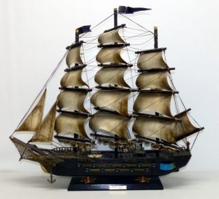 Espanola ANO 1780 schoenes Schiffsmodell aus Holz mit Sockel 60cm 139