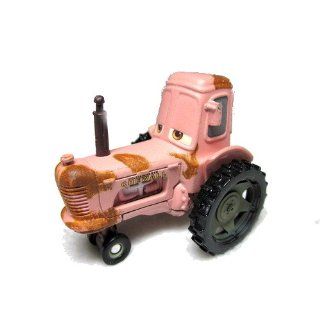 Disney Pixar CARS Movie Exclusive Limited Edition Set TRACTOR TIPPING