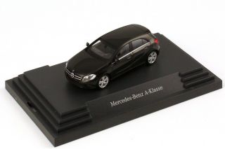 87 Mercedes Benz A Klasse 2012 (W176) nacht schwarz black   DEALER