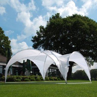 Großzügiger Sonnenschutz Event Shelter in futuristischem Design