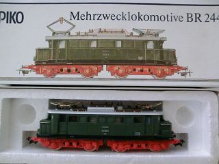 Piko Modell der Mehrzwecklokomotive BR 244