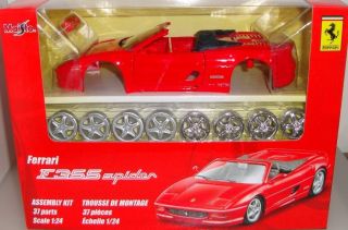 MAISTO Bausatz Ferrari F355 Spider Cabrio, 124 rot