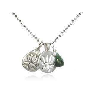 Satya Jewelry   Smaragd Lotus Talisman   Kette mit Anhängern 