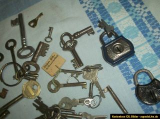 Konvolut alte, teils Antike Schlüssel 56 Stück
