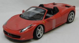 Modellauto Hot Wheels Ferrari 458 Spider 118 rot
