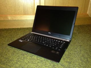Fujitsu Lifebook UH572 13 3 Ultrabook mit i7 3517U 4GB 160GB SSD und