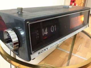 Vintage Sony TFM C590W Digimatic Klappzahlen Wecker flip clock space