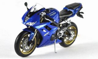 NEW Welly 110 Triumph Daytona 675 Blue Motorcycle Model & Collection