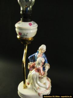 alte Petroleumlampe, Porzellan, Figuren mit Lampe  Rarität  