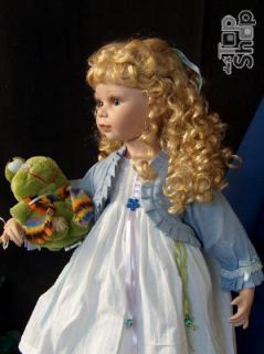 Porzellanpuppe MONIKA mit Frosch Puppe 62cm Sammelpuppe Geschenkidee
