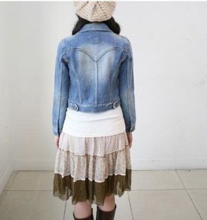 Please ignore the size label (M or L) attached to the denim jacket