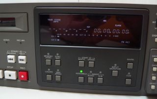 7010 Professional DAT Recorder mit Time Code   Laufwerk Defekt  (942