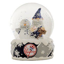 Collectibles New York Yankees 2009 Snow Globe