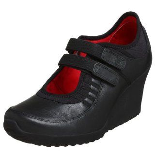 Tsubo Womens Lerna Wedge,Black/Raspberry,6 M Shoes