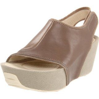 TSUBO Womens Barto Sandal