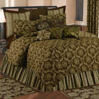 Windsor Damask Green and Brown King Quilt   Williamsburg