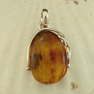 Sterling Silver Honey Baltic Amber Leaf/ Vine Pendant (Lithuania